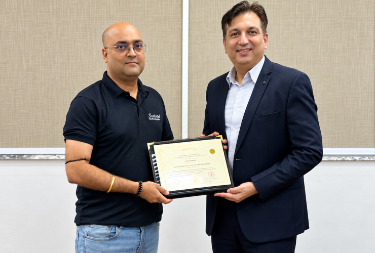Raju MIshra, Dr Faiz Askari, Corporate Award Presentation Portrait